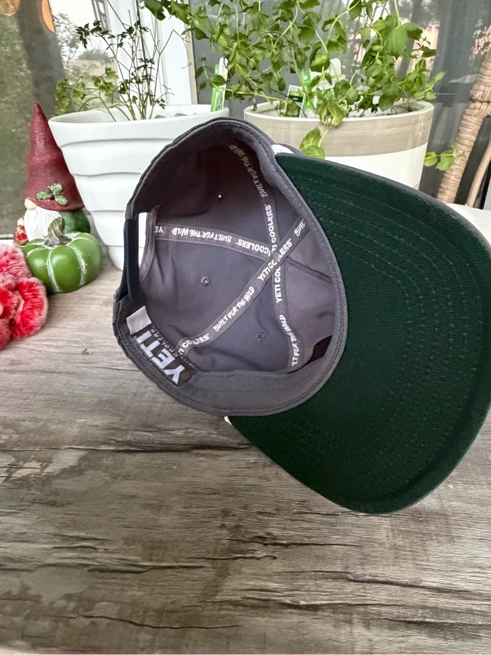 Yeti Coolers Cap Hat with White Rope Trim Snap Back Gray White Rope Embroidered